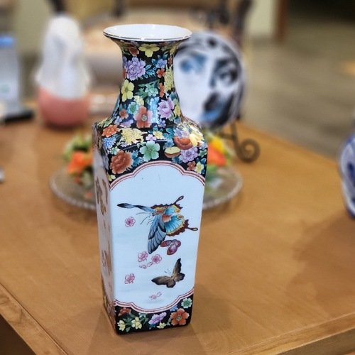 Chinese vase - 148