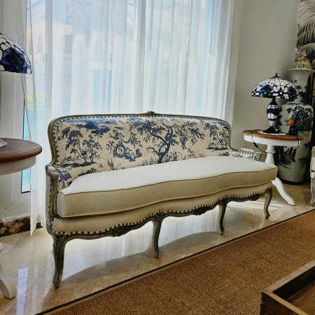 white with blue sofa